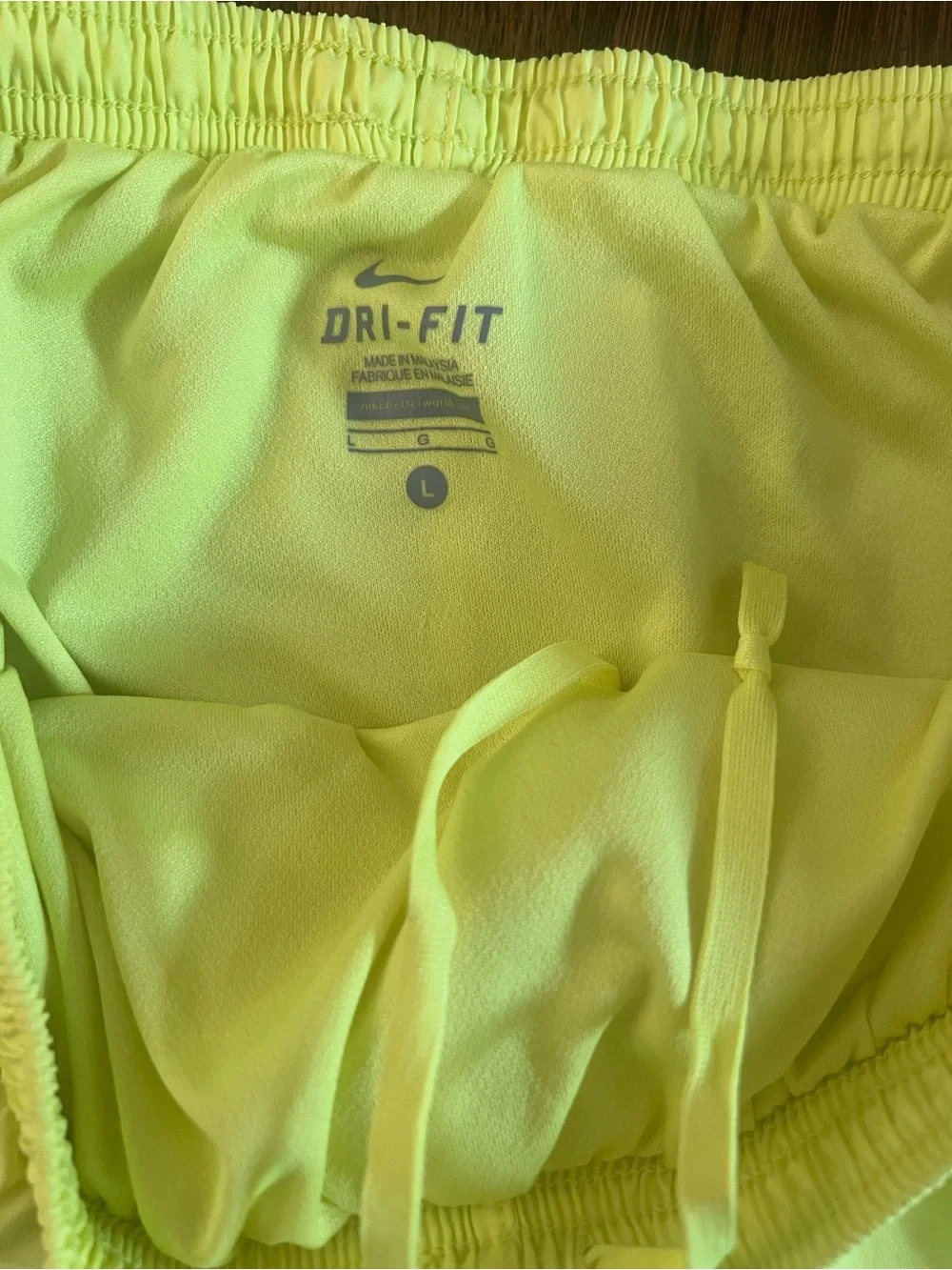 Nike shorts size L